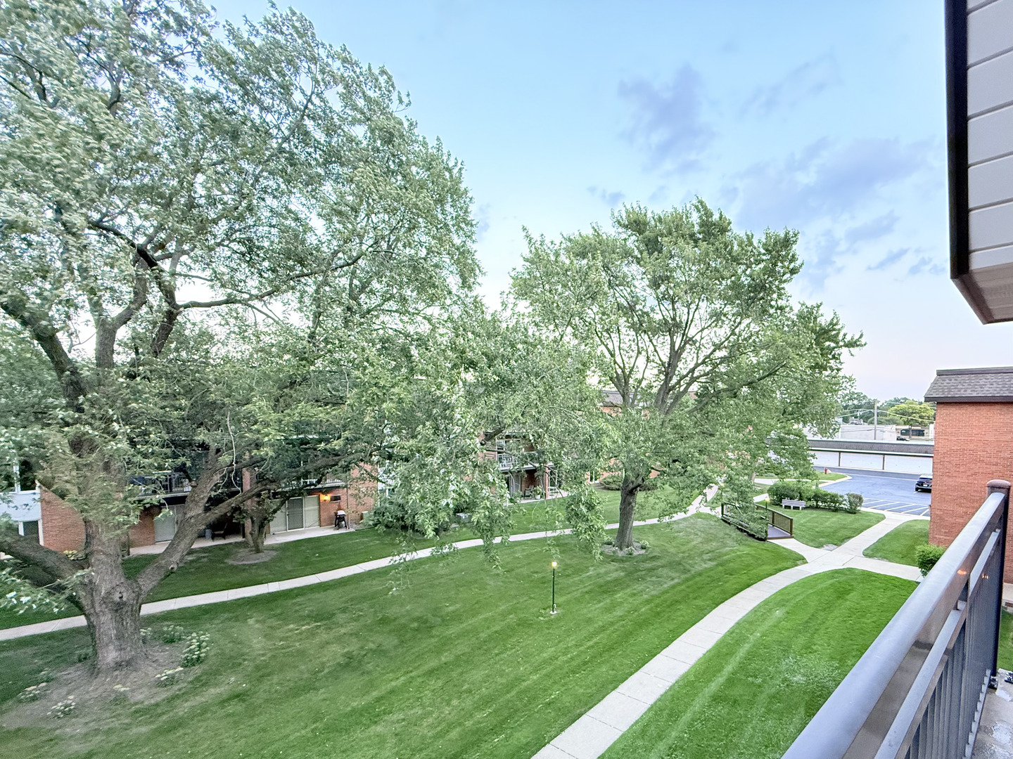 4250 Saratoga Avenue #L305, Downers Grove, IL 60515