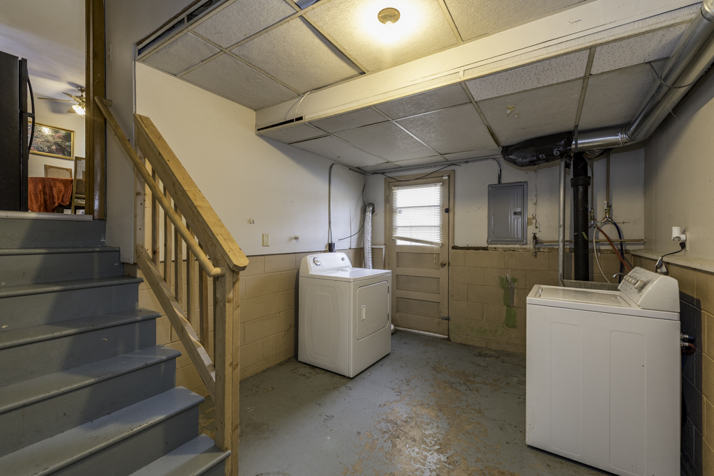 732 Whitney Avenue, Winthrop Harbor, IL 60096