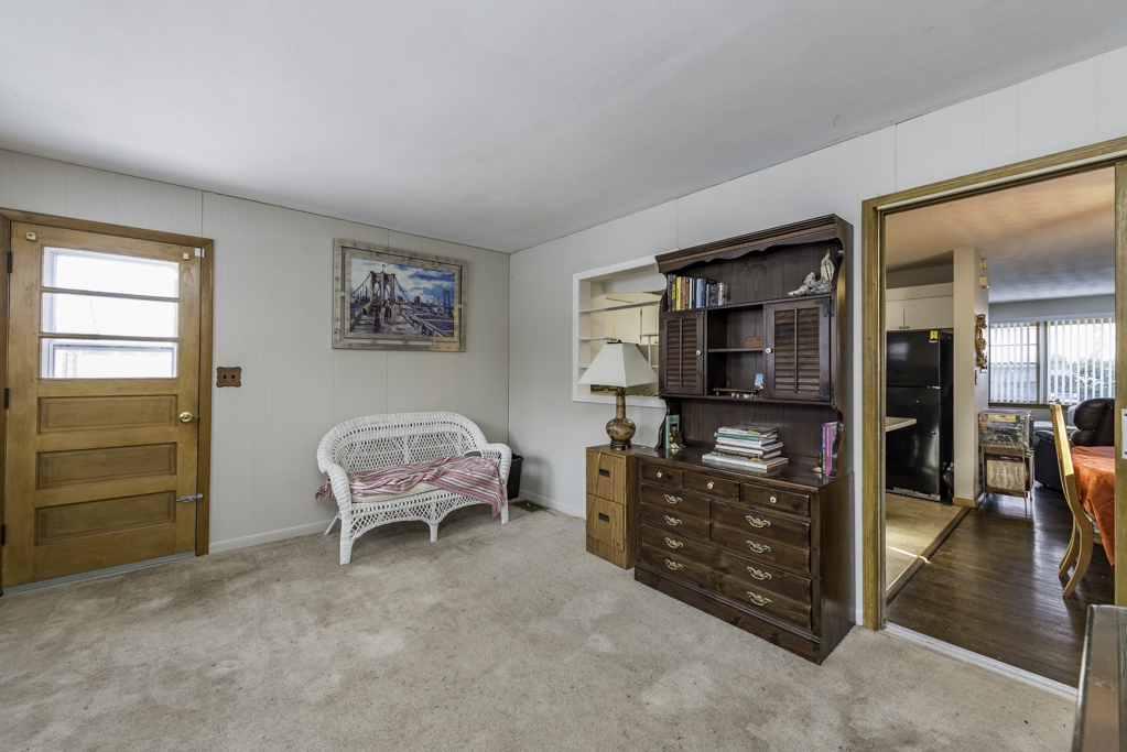 732 Whitney Avenue, Winthrop Harbor, IL 60096