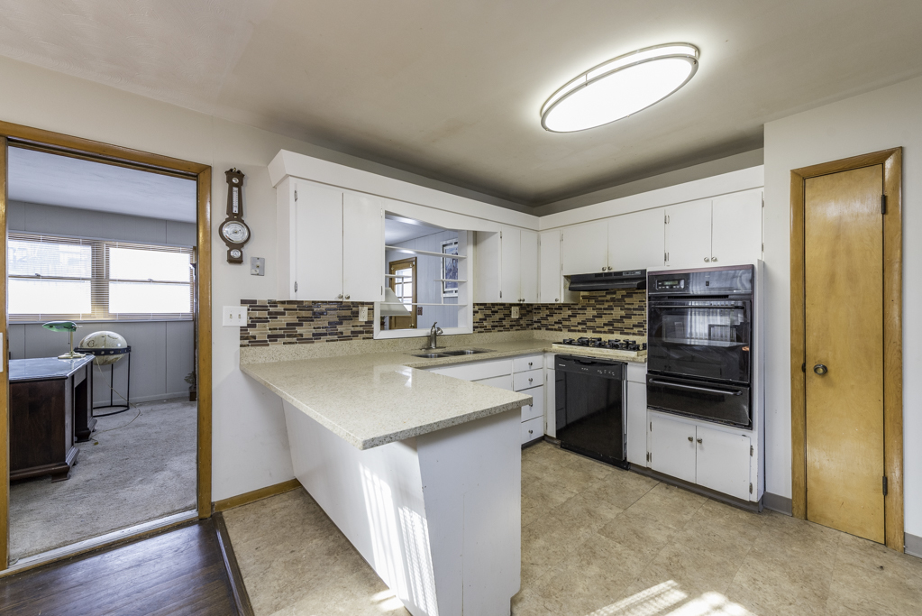 732 Whitney Avenue, Winthrop Harbor, IL 60096