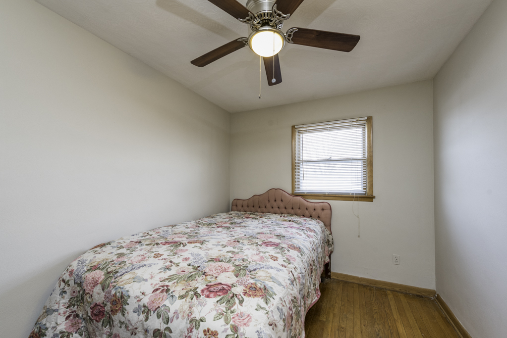 732 Whitney Avenue, Winthrop Harbor, IL 60096