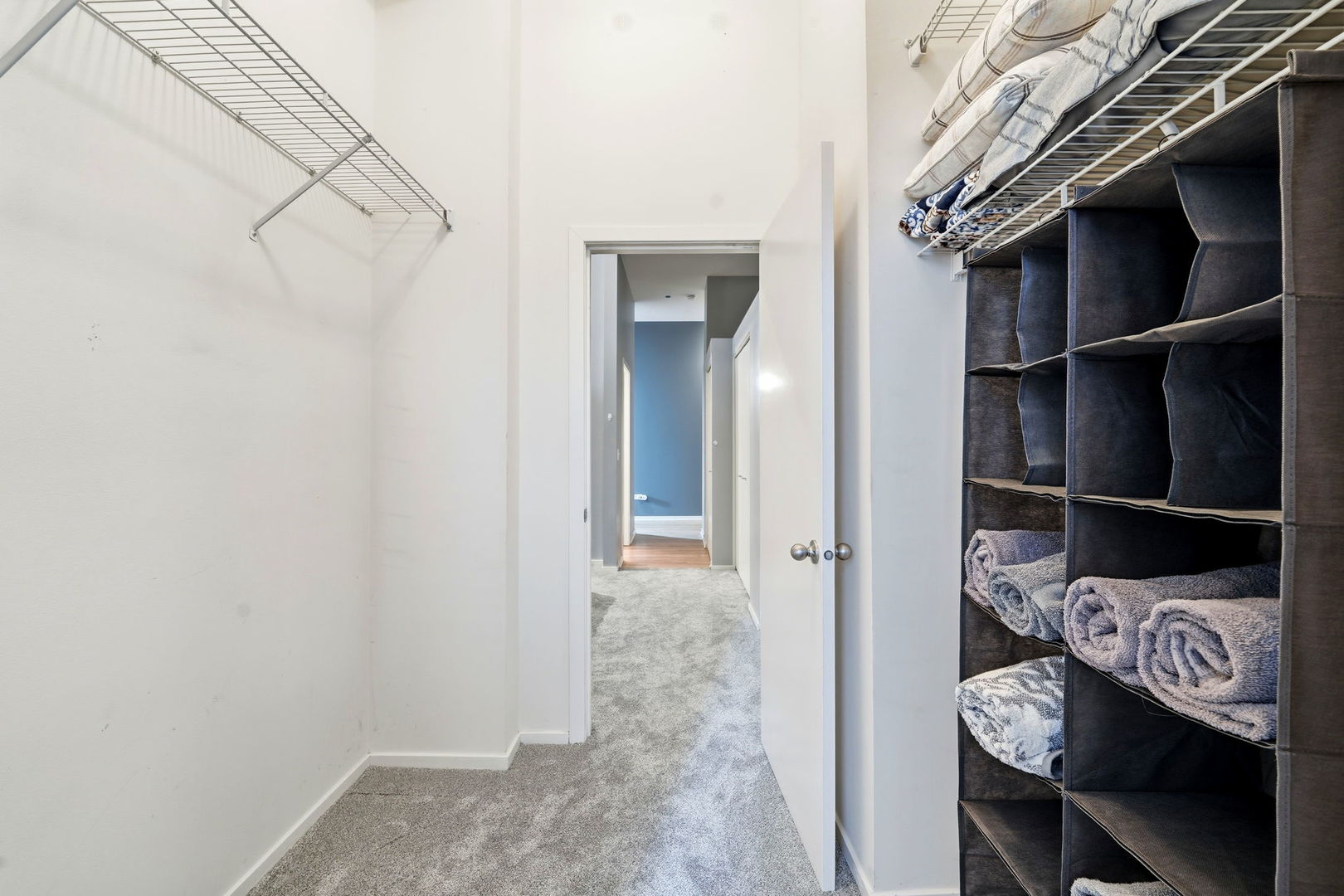 208 W Washington Street #611, Chicago, IL 60606