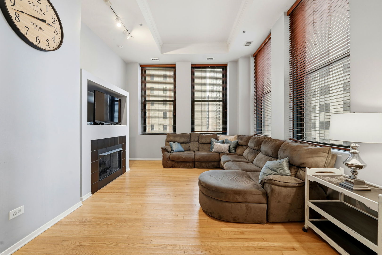 208 W Washington Street #611, Chicago, IL 60606