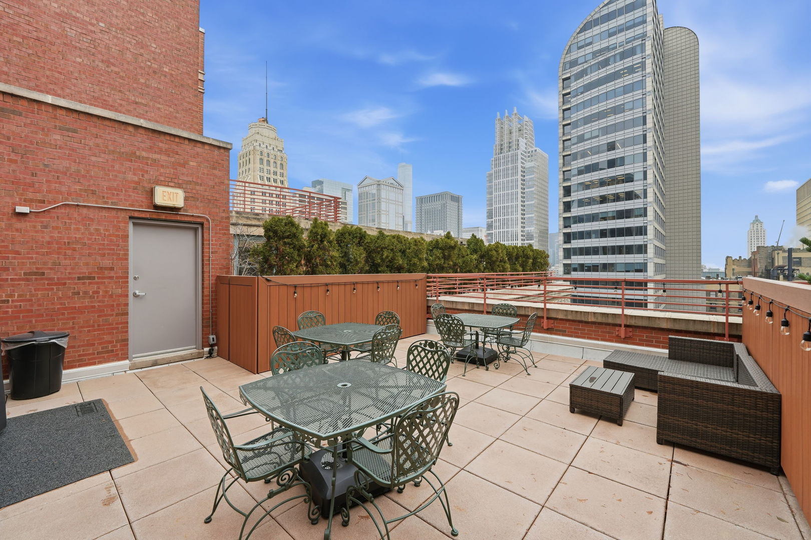 208 W Washington Street #611, Chicago, IL 60606