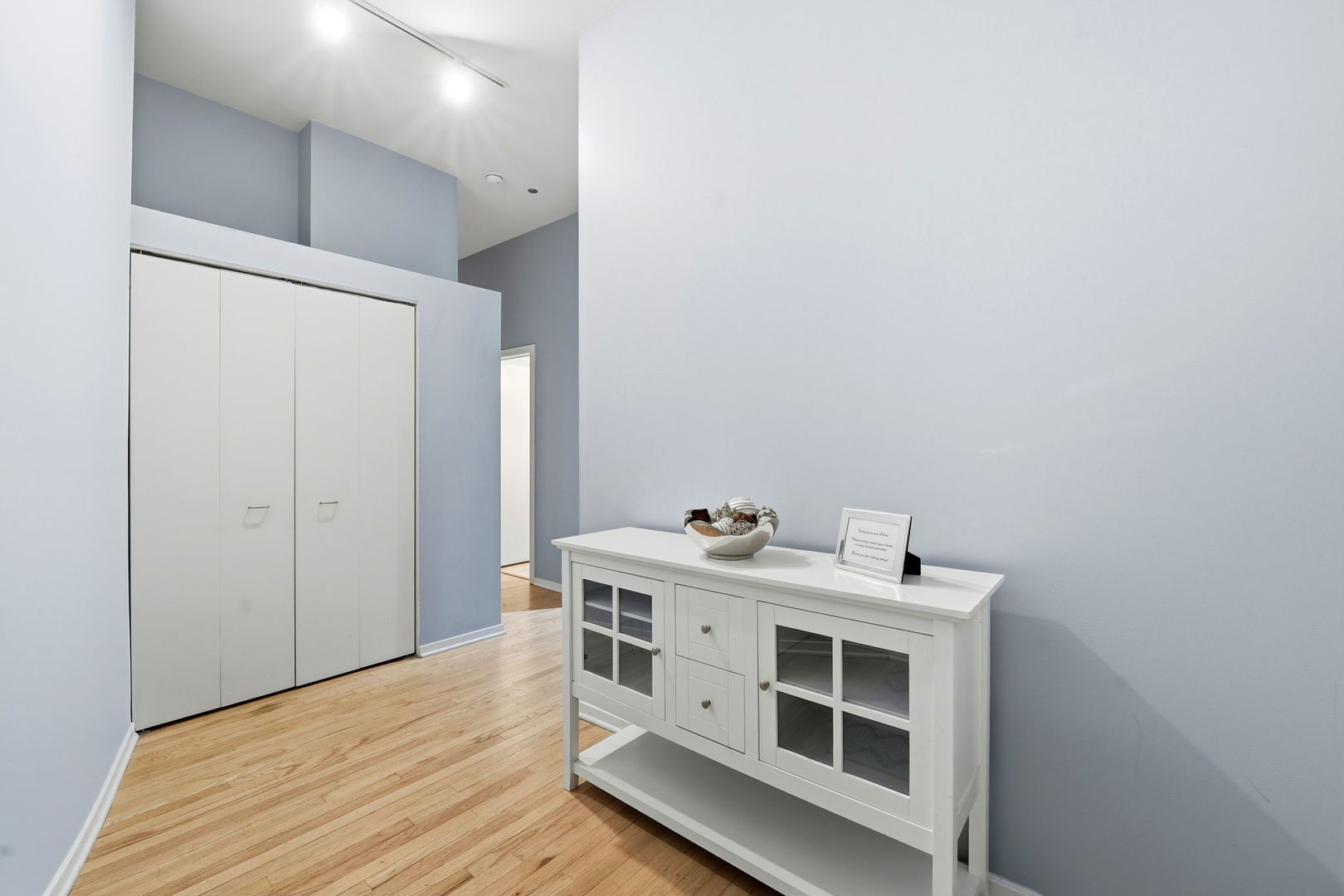 208 W Washington Street #611, Chicago, IL 60606