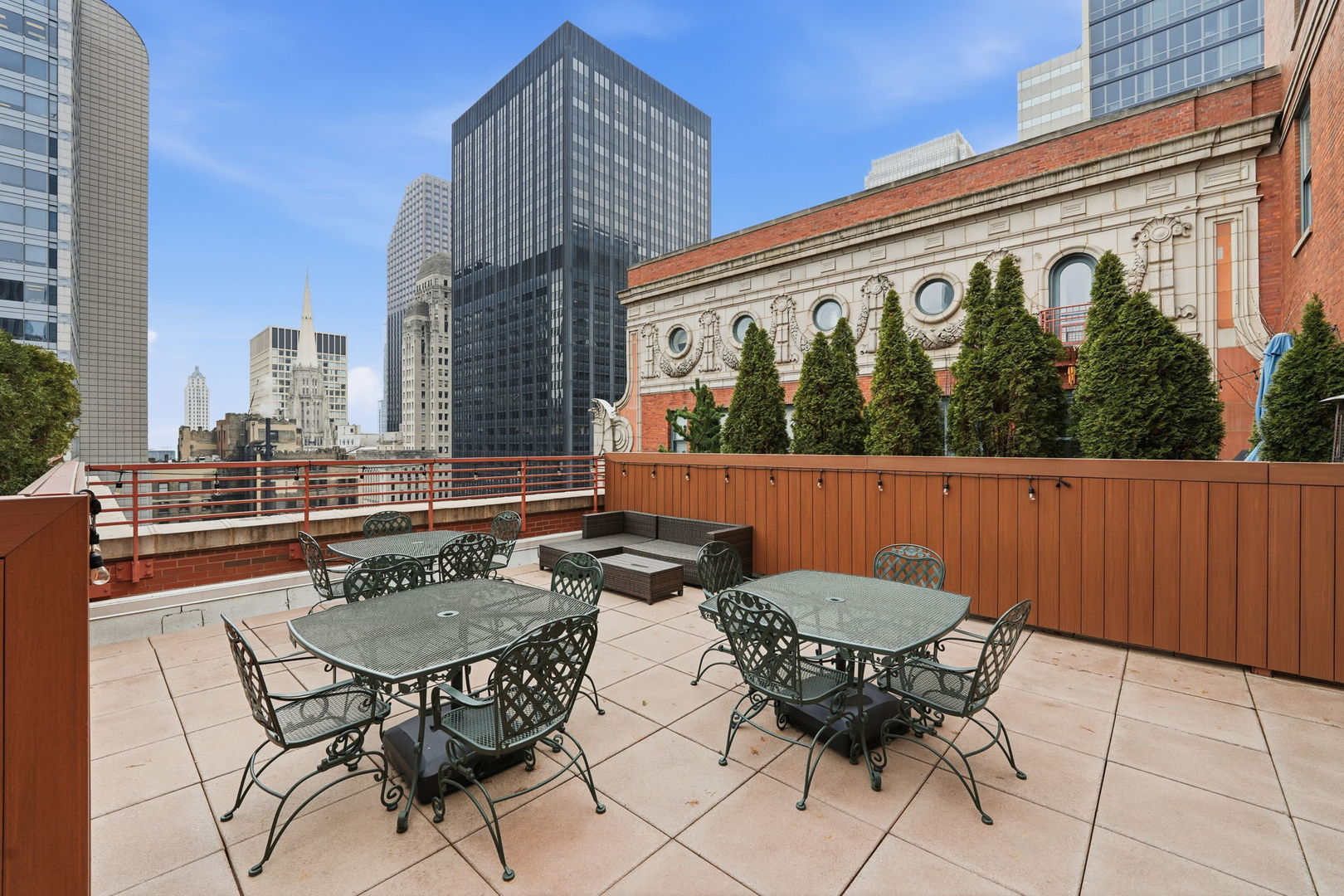 208 W Washington Street #611, Chicago, IL 60606