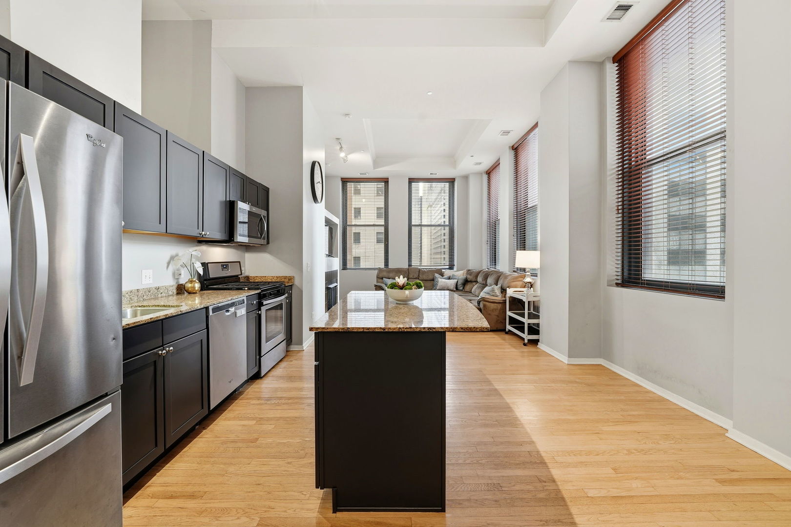 208 W Washington Street #611, Chicago, IL 60606