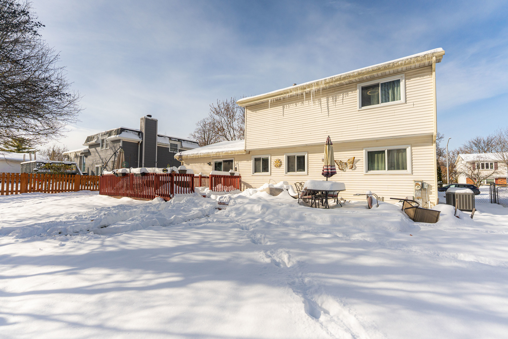 1691 Berkshire Street, Glendale Heights, IL 60139