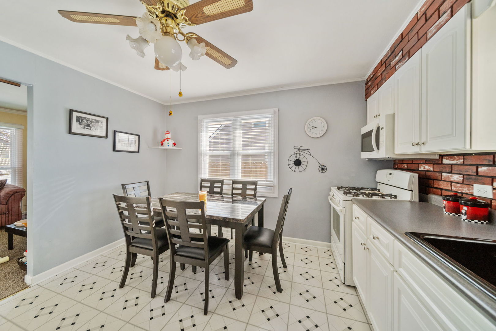 614 N La Londe Avenue, Lombard, IL 60148