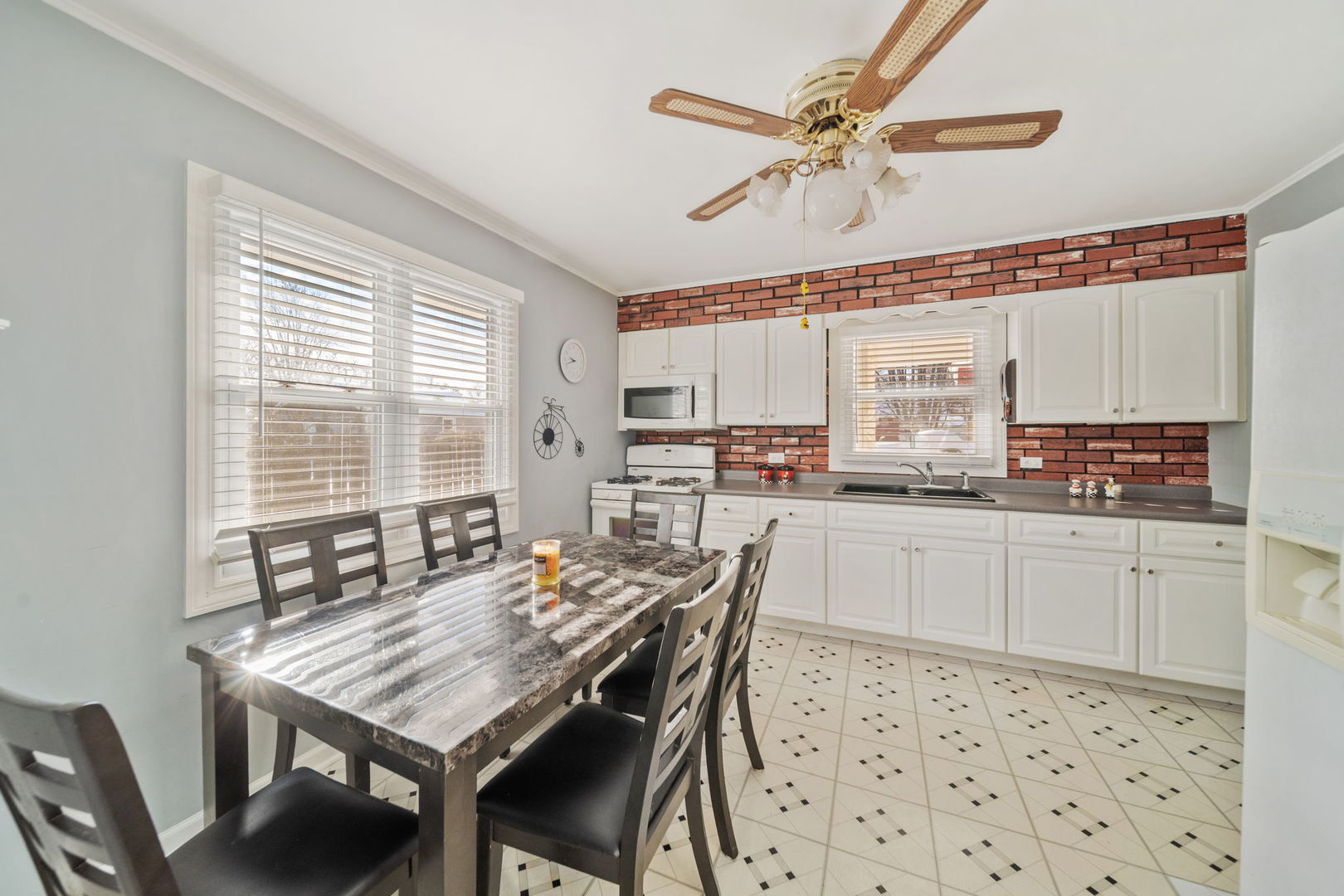 614 N La Londe Avenue, Lombard, IL 60148