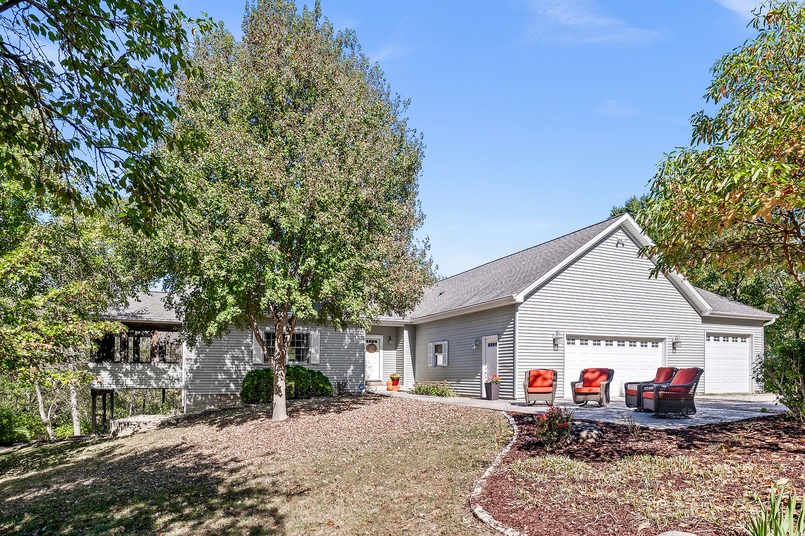 2296 Deer Ridge Court, Carlock, IL 61725