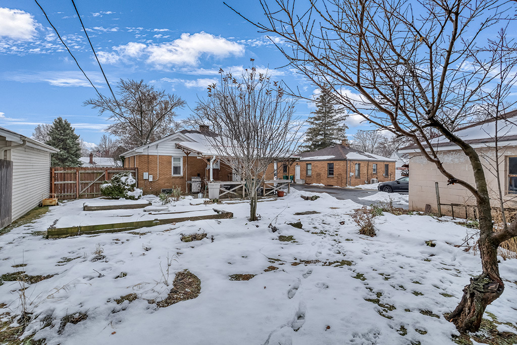 818 E 11TH Street, Lockport, IL 60441