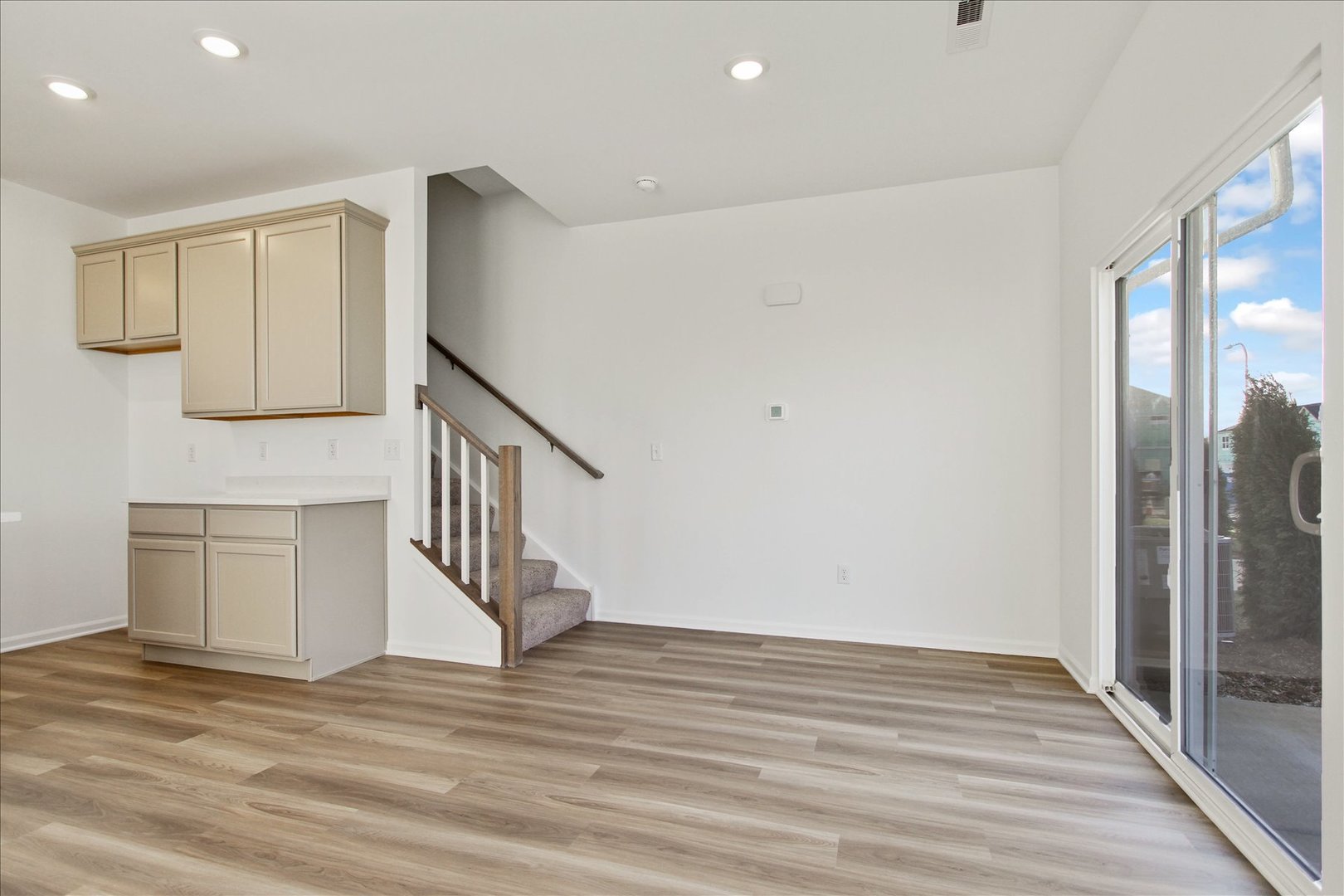 306 Kingsport Drive, South Elgin, IL 60177