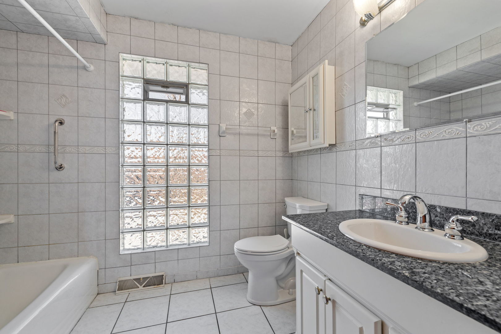 9900 Avenida Del Norte Street, Orland Park, IL 60462