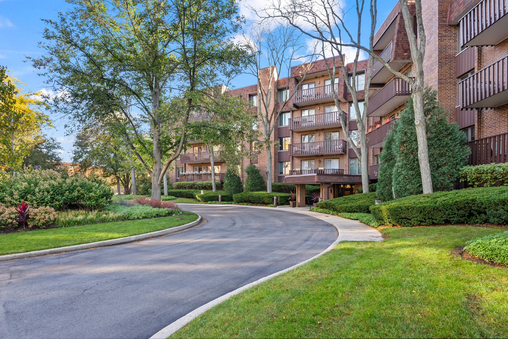 1125 Lake Cook Road #209, Northbrook, IL 60062