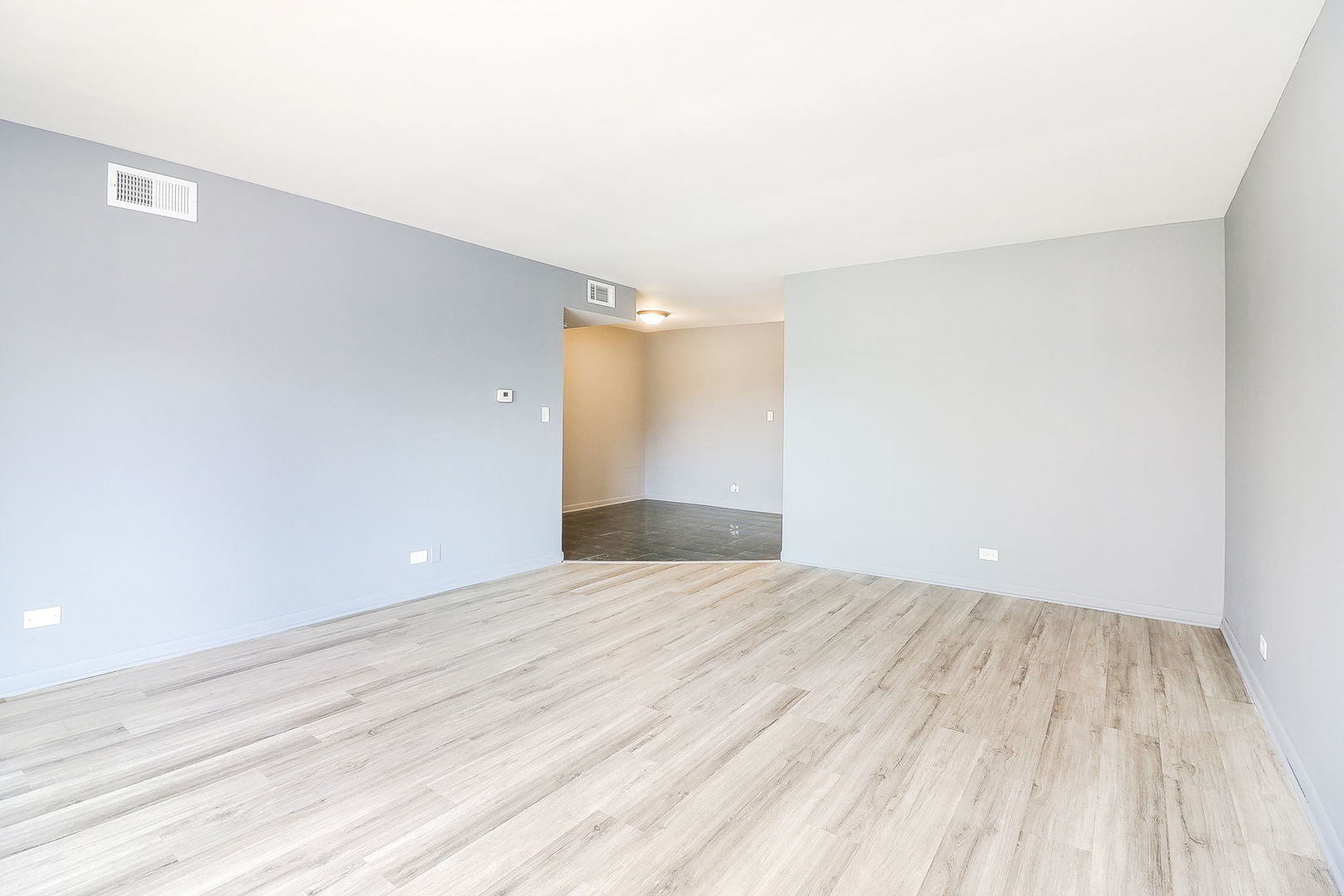 16B Kingery Quarter #208, Willowbrook, IL 60527