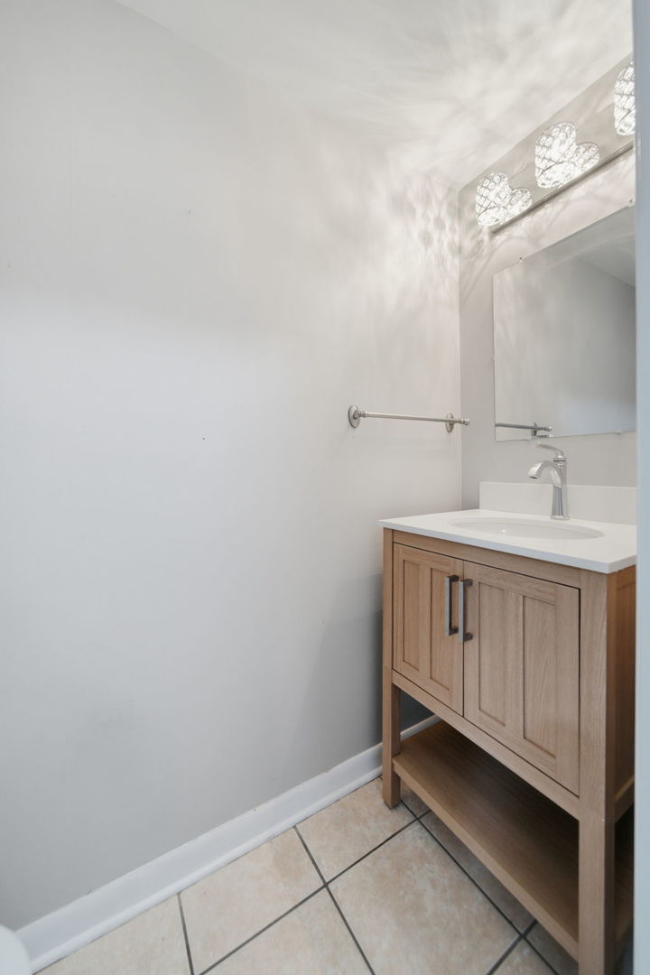 2634 Oakshire Court, Aurora, IL 60502