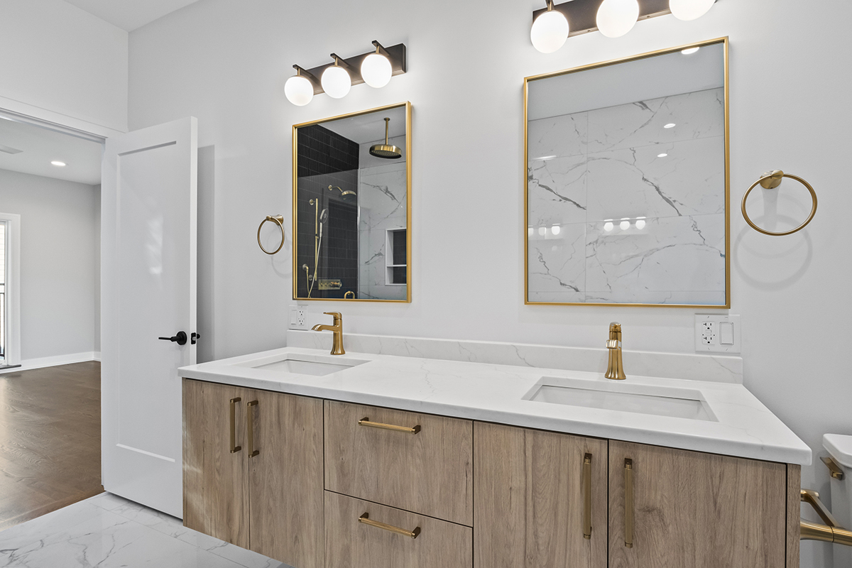 6106 N Hermitage Avenue, Chicago, IL 60660