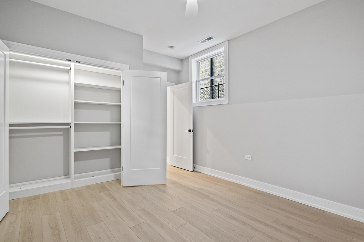 6106 N Hermitage Avenue, Chicago, IL 60660