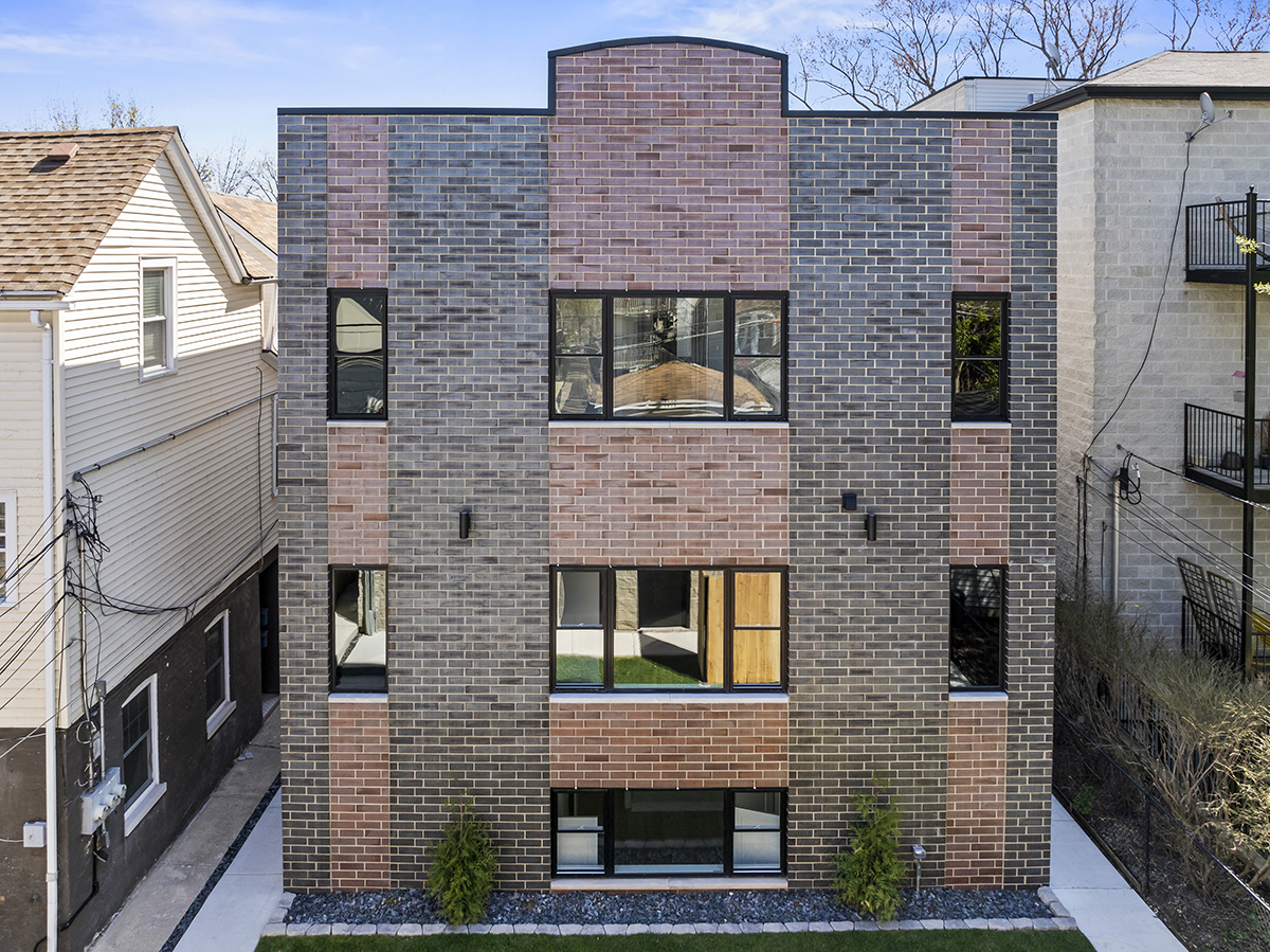 6106 N Hermitage Avenue, Chicago, IL 60660