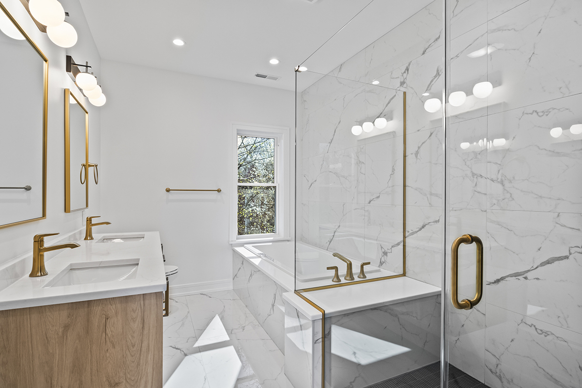 6106 N Hermitage Avenue, Chicago, IL 60660