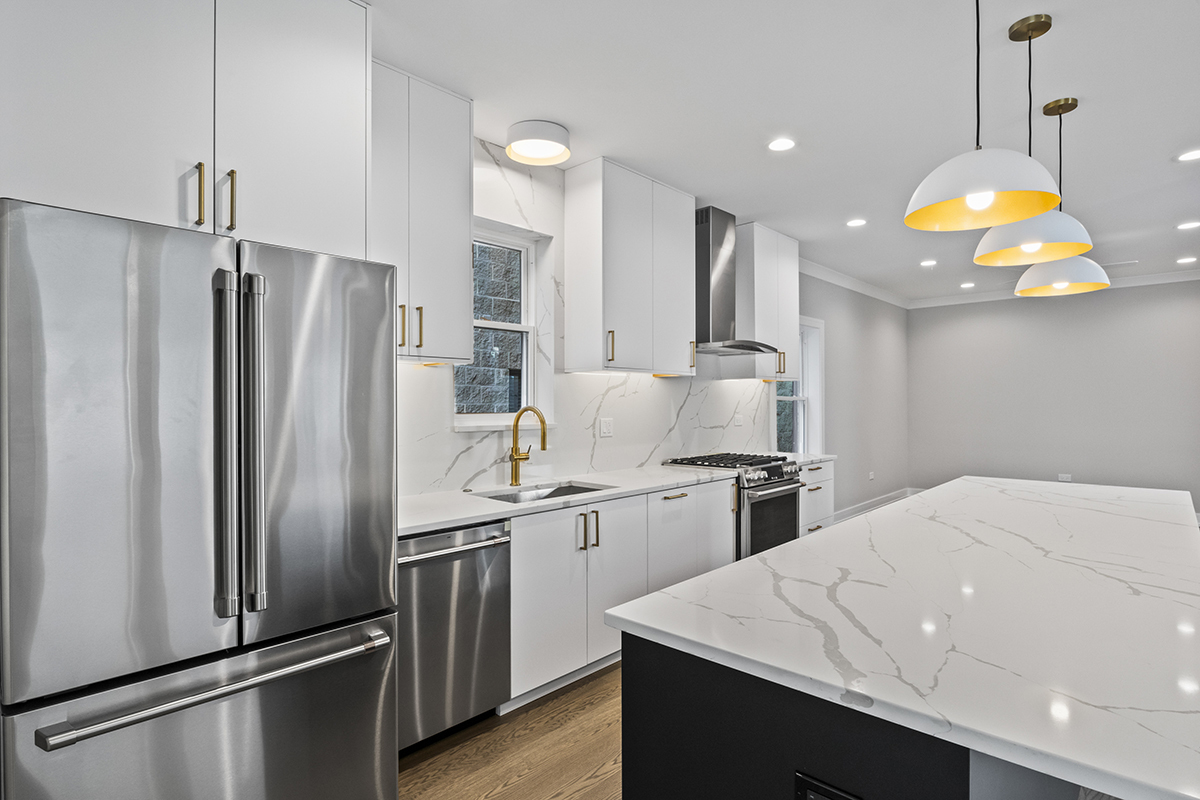 6106 N Hermitage Avenue, Chicago, IL 60660