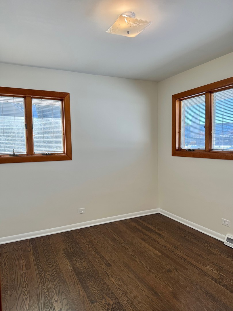 3051 S Scott Street, Des Plaines, IL 60018