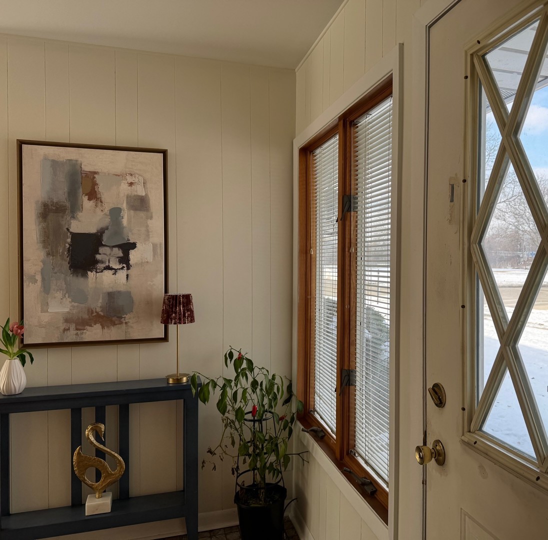 3051 S Scott Street, Des Plaines, IL 60018