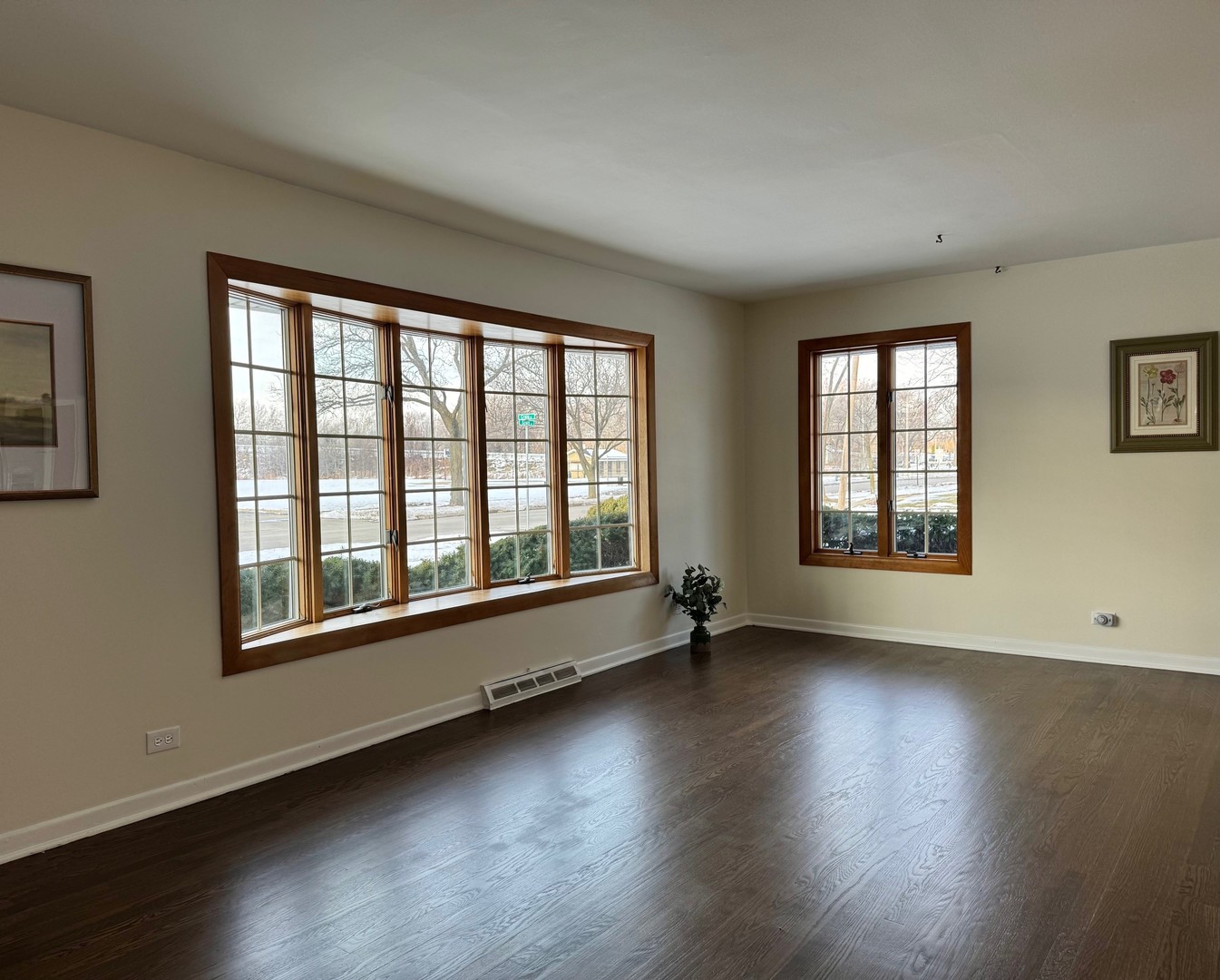 3051 S Scott Street, Des Plaines, IL 60018