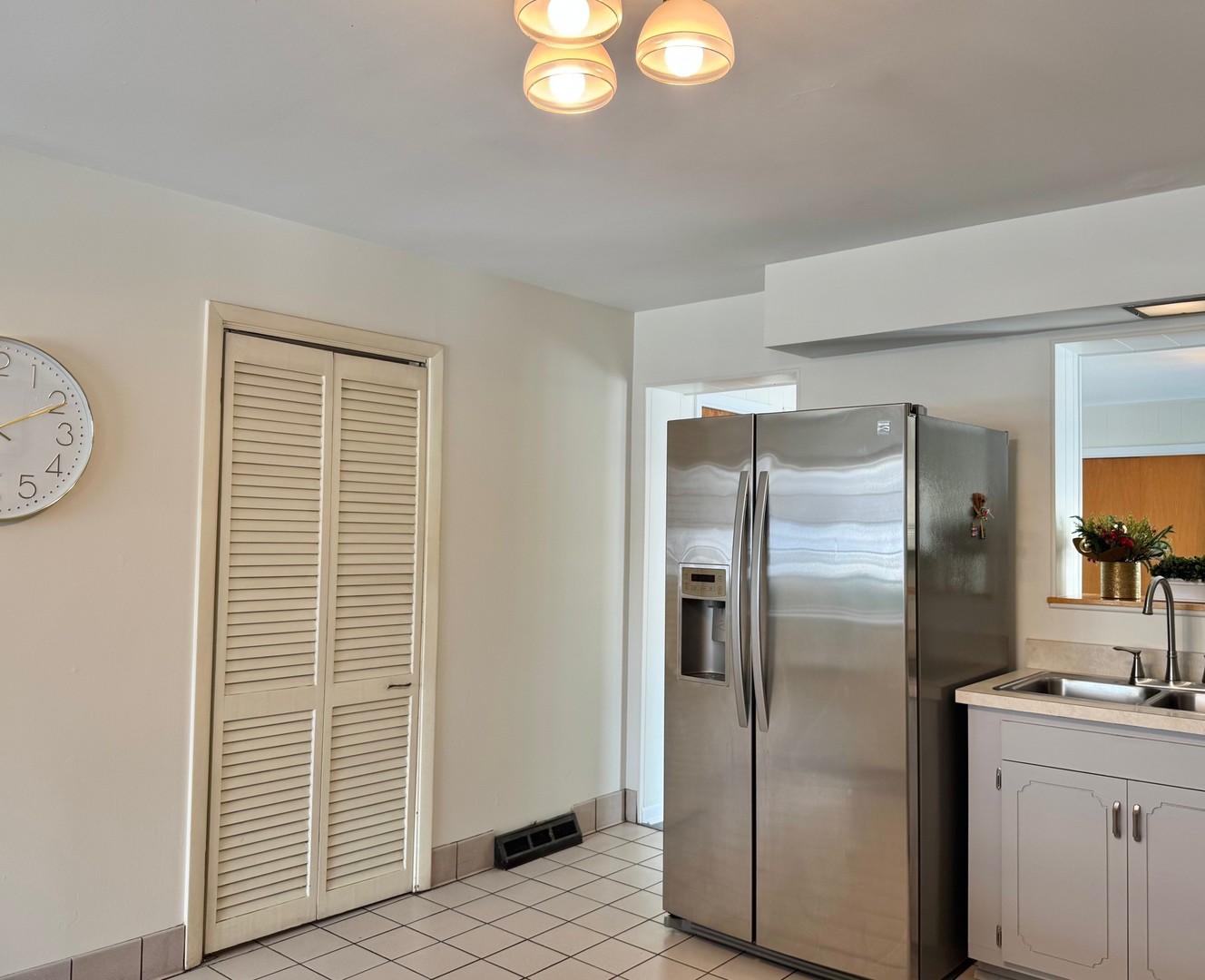 3051 S Scott Street, Des Plaines, IL 60018