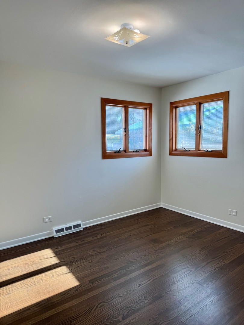 3051 S Scott Street, Des Plaines, IL 60018