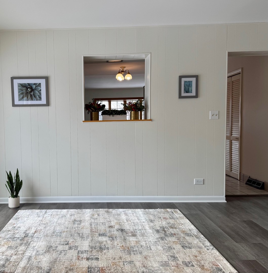 3051 S Scott Street, Des Plaines, IL 60018