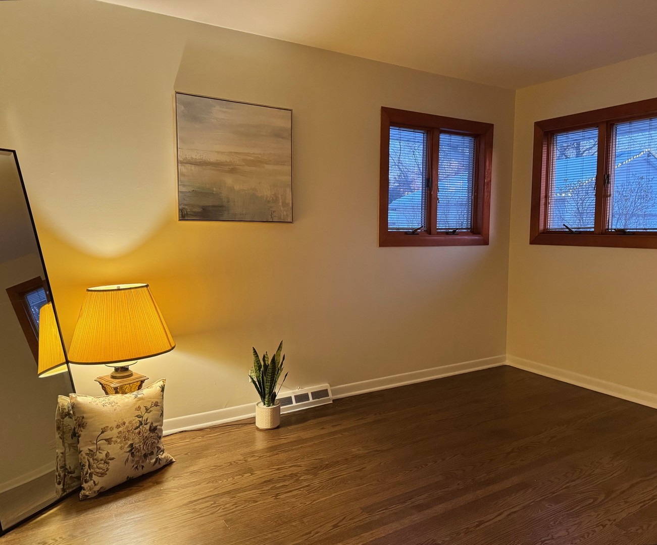 3051 S Scott Street, Des Plaines, IL 60018