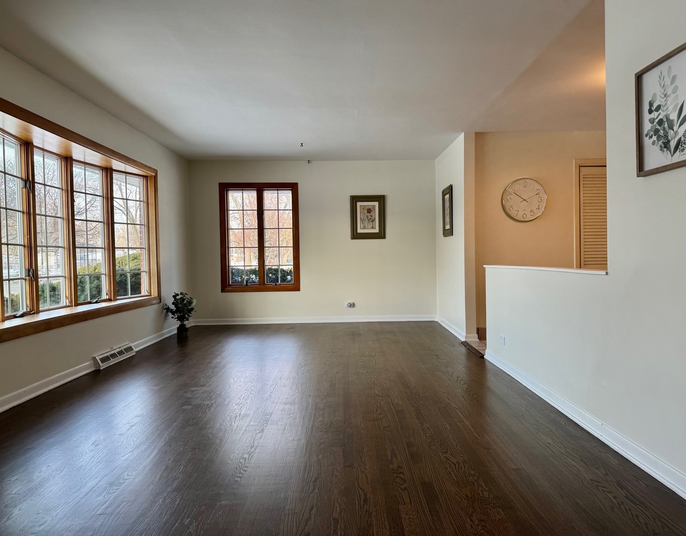 3051 S Scott Street, Des Plaines, IL 60018