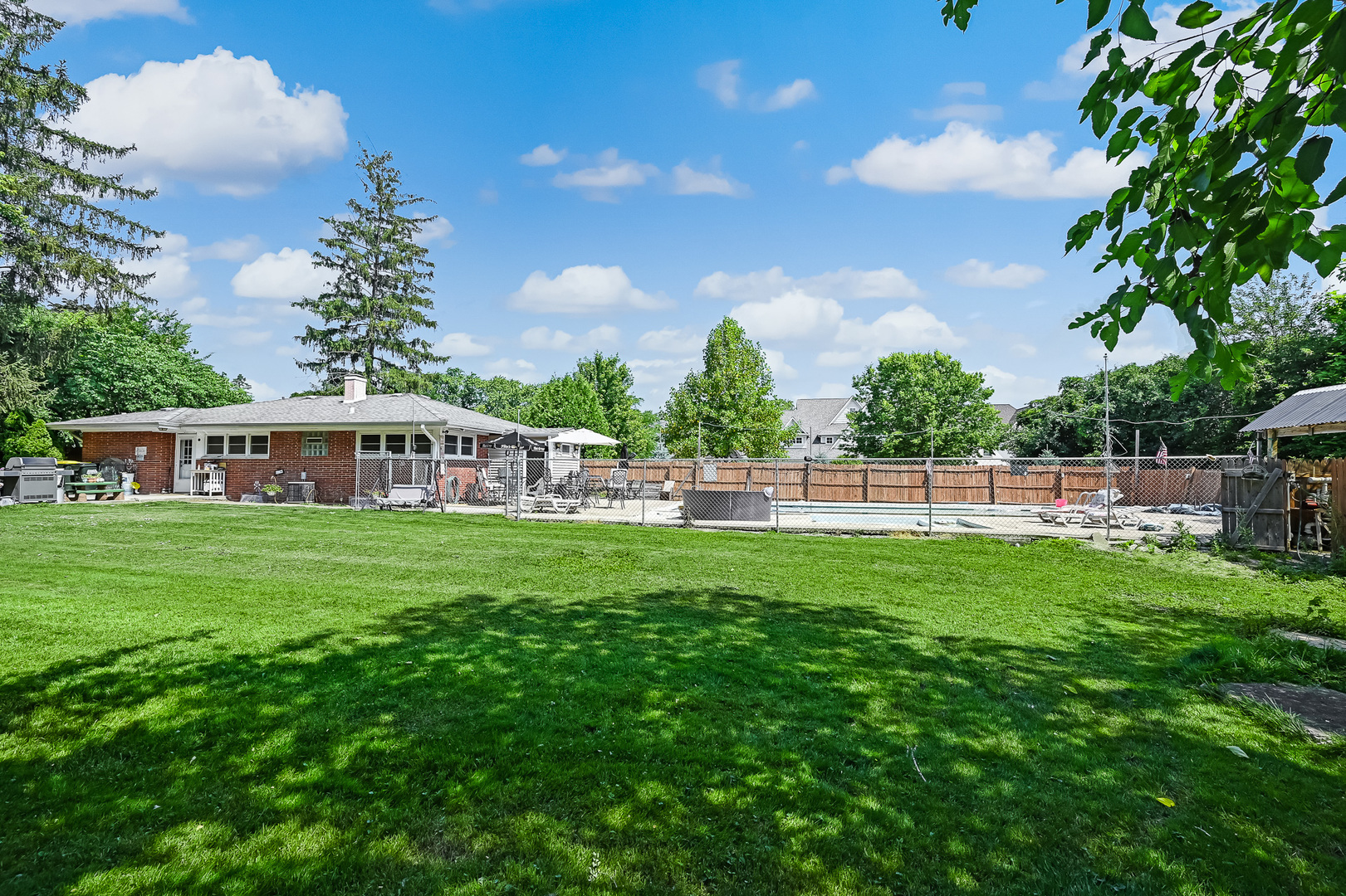 25 Hidden View Drive, Westmont, IL 60559