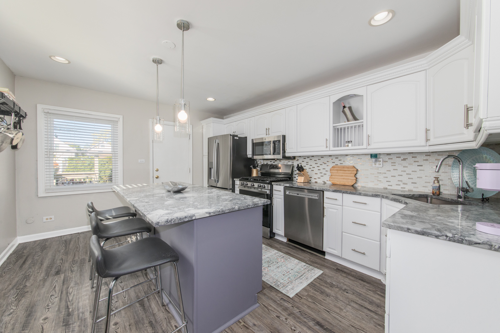 3312 N New England Avenue, Chicago, IL 60634