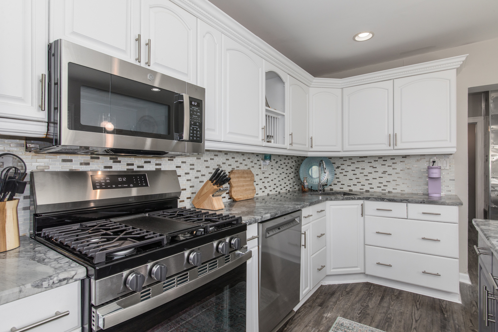 3312 N New England Avenue, Chicago, IL 60634