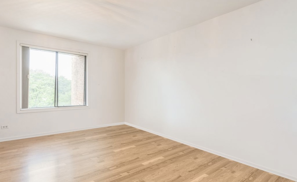 709 79th Street #401, Darien, IL 60561