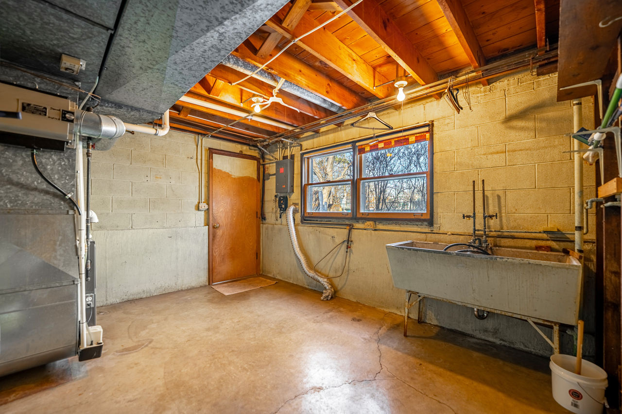 910 E Kimber Drive, Arlington Heights, IL 60005