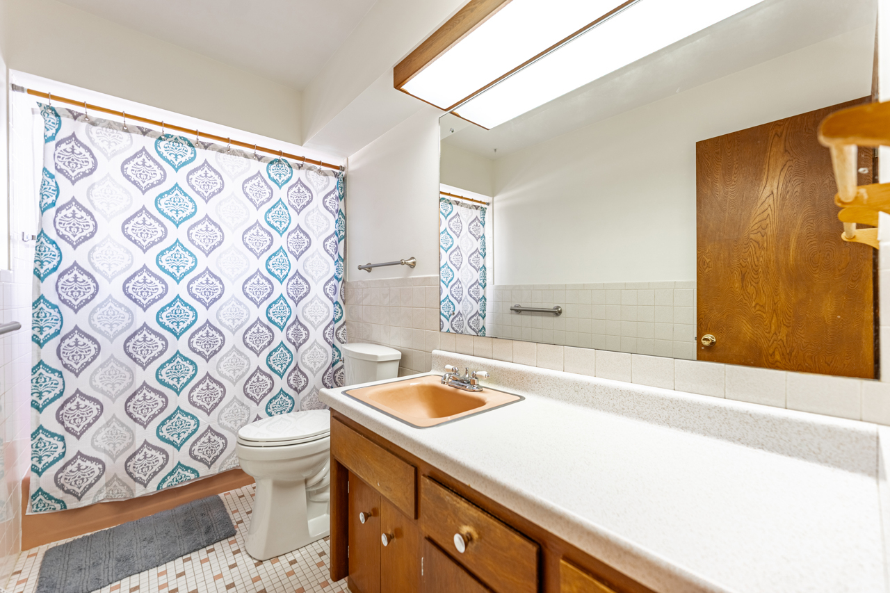 910 E Kimber Drive, Arlington Heights, IL 60005