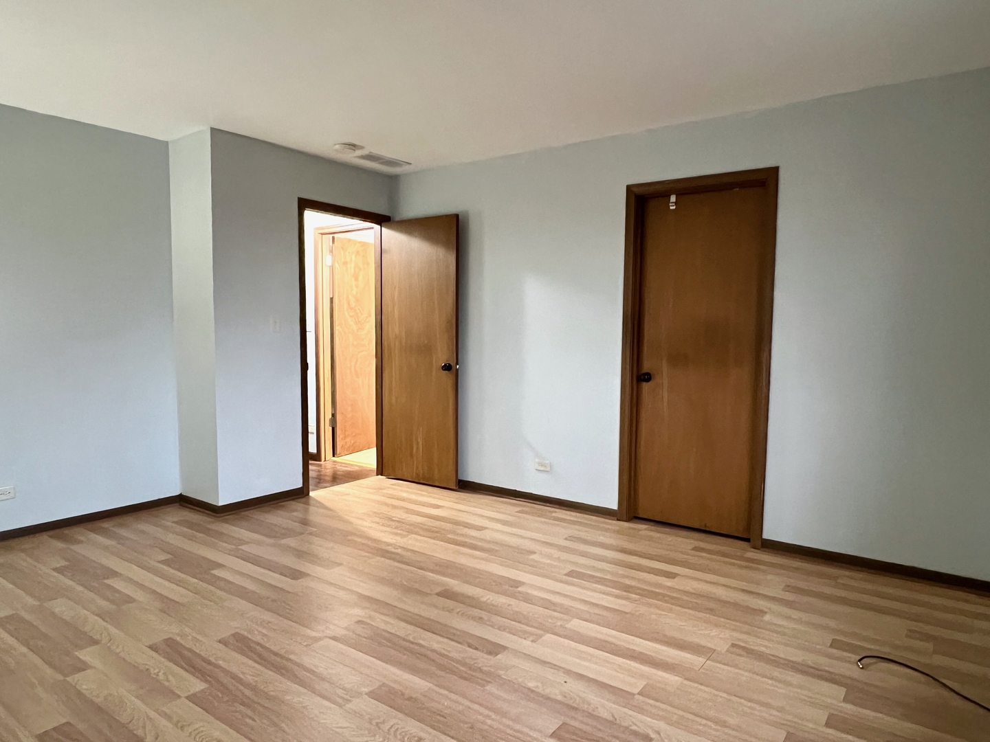 2611 E Martha Place, Burnham, IL 60633