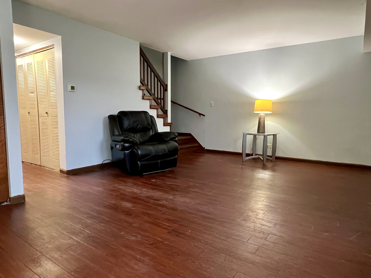 2611 E Martha Place, Burnham, IL 60633