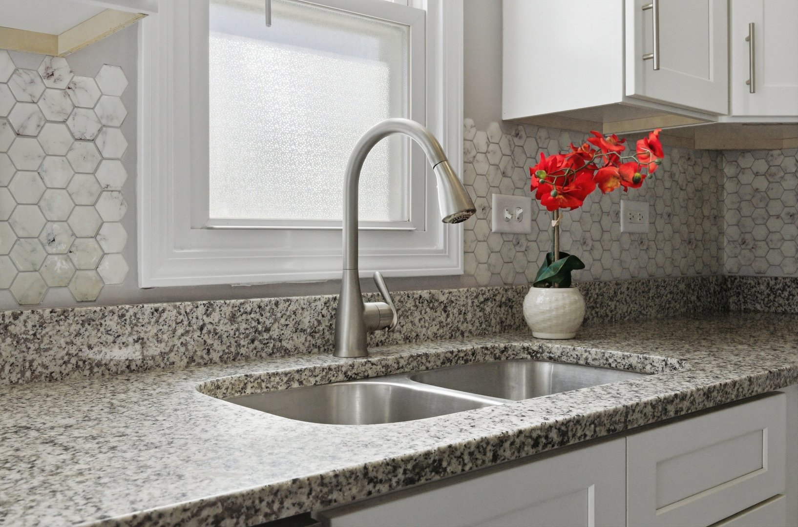 112 Saint Jude Avenue, Joliet, IL 60436