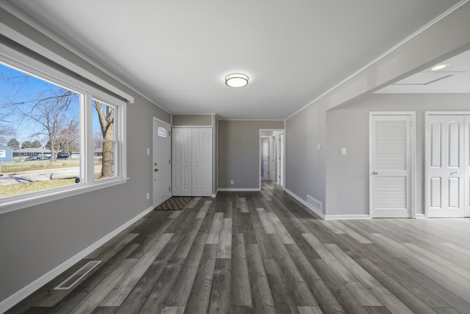 112 Saint Jude Avenue, Joliet, IL 60436