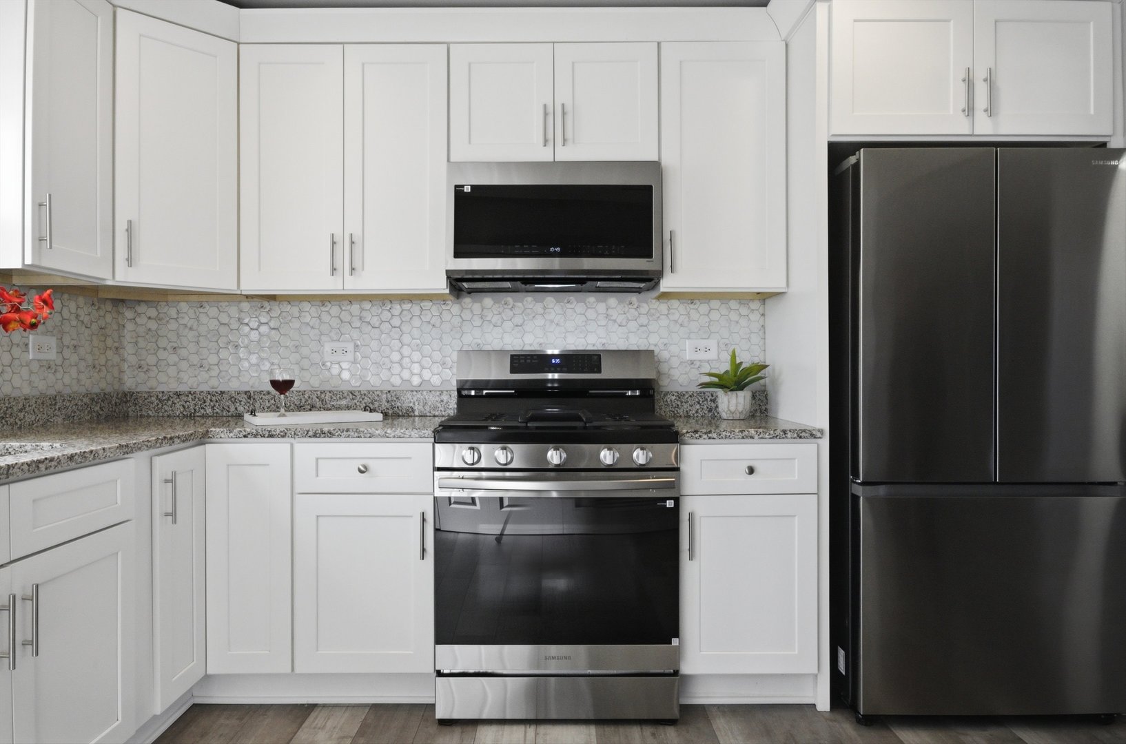 112 Saint Jude Avenue, Joliet, IL 60436