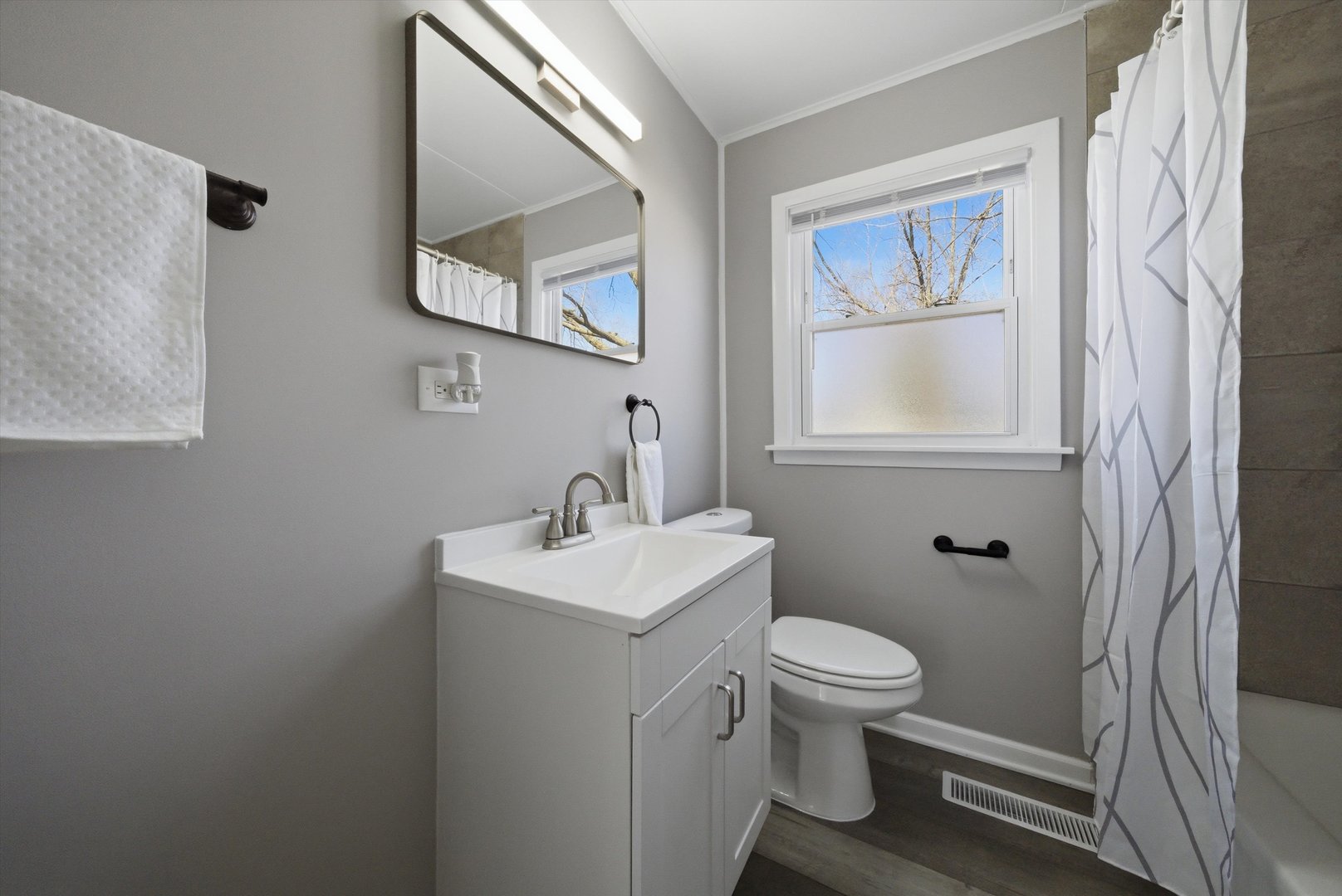 112 Saint Jude Avenue, Joliet, IL 60436