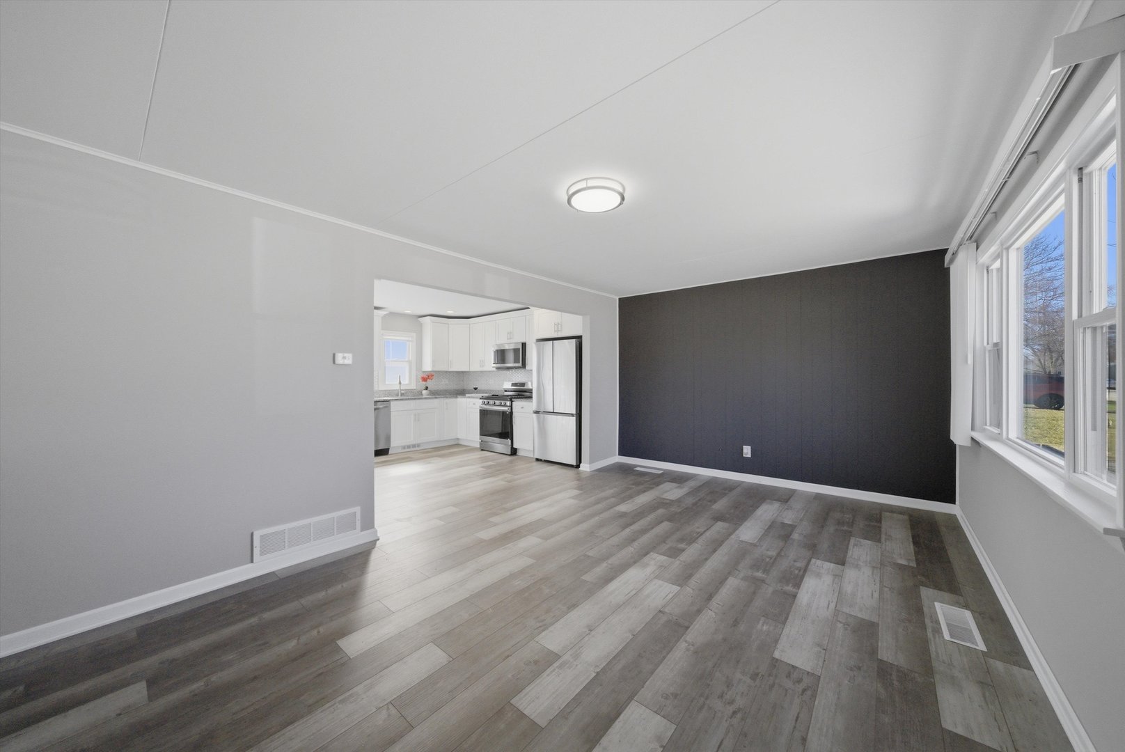 112 Saint Jude Avenue, Joliet, IL 60436