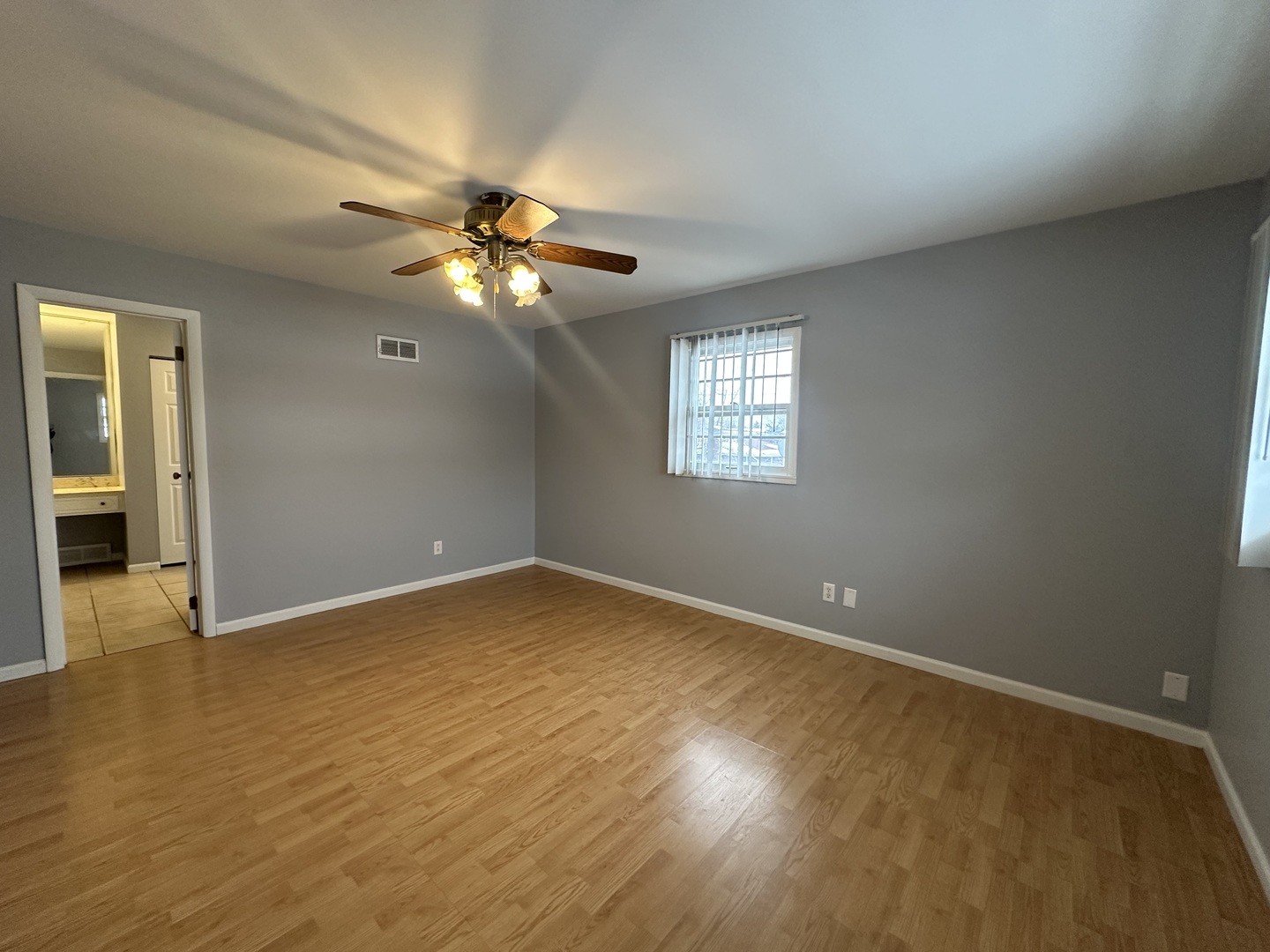 1421 Heather Drive, Aurora, IL 60506