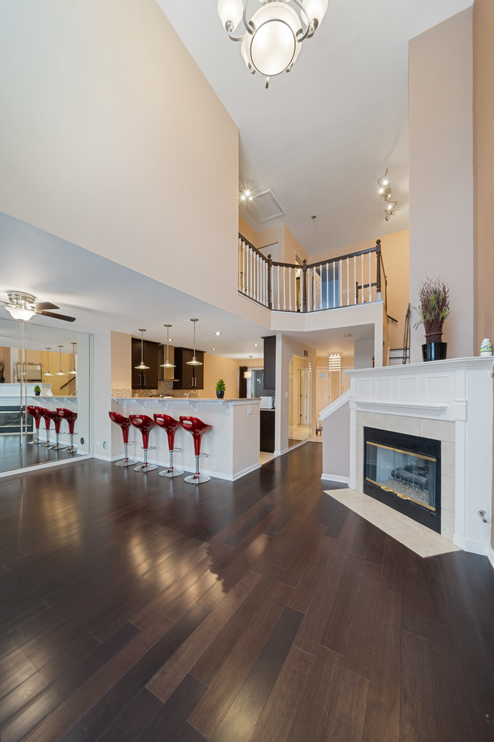 9026 HEATHWOOD Circle, Niles, IL 60714