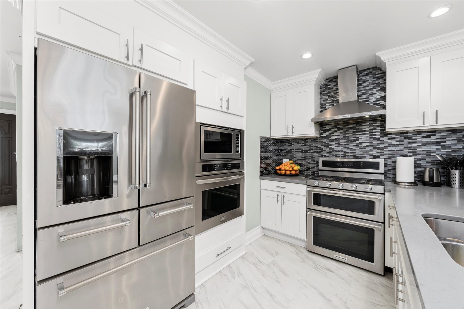 6315 W 83rd Place, Burbank, IL 60459